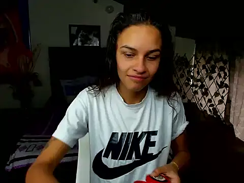 Skylovershot online show from December 2025 01:39:01 PM