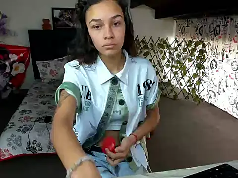 Skylovershot online show from January 2026 01:38:02 PM