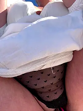 Snapshot of Horny_mom40 chatting on September 2025 10:51:02 AM Horny mom40 online show from September 2025 10:51:02 AM