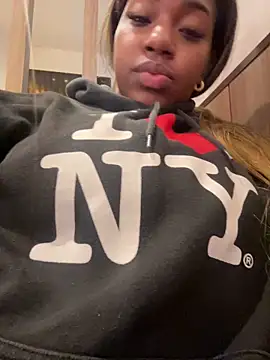 MiaPersie online show from March 2026 04:24:01 PM