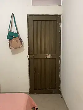 zaracollins01 online show from February 2026 06:19:01 PM