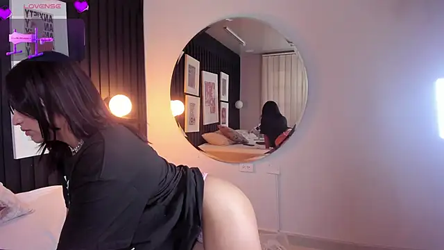 Manelyk evanss  online show from February 2026 12:36:01 PM