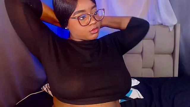 Mimi Gil online show from February 2026 12:28:01 AM