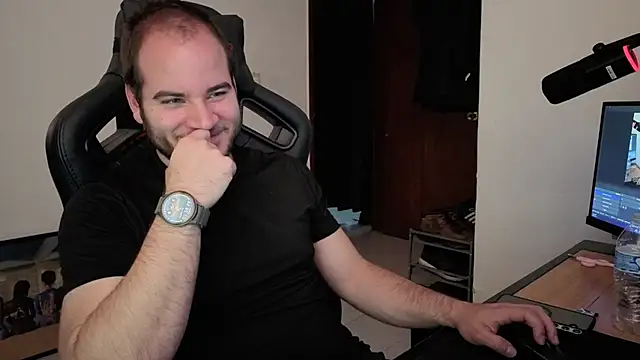 Snapshot of Paul00474 chatting on November 2025 01:28:01 AM Paul00474 online show from November 2025 01:28:01 AM