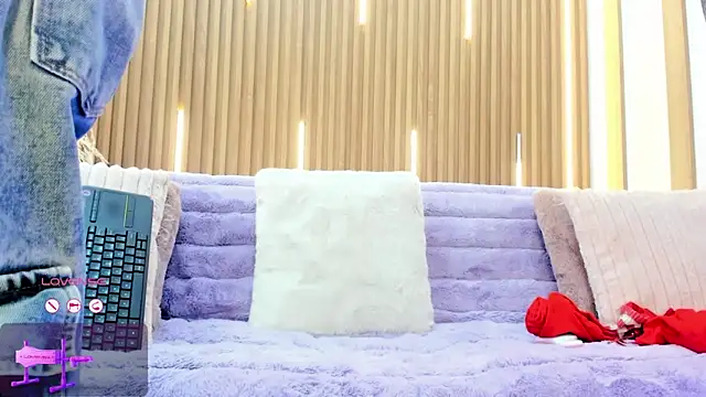 ArianaSantana online show from November 2025 01:15:02 PM