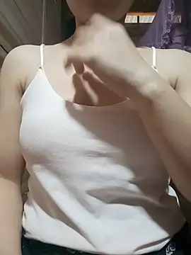 Snapshot of LucyyLy chatting on June 2026 12:42:01 AM LucyyLy online show from June 2026 12:42:01 AM