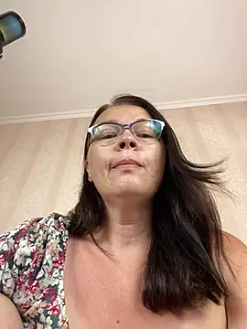 Snapshot of DanaJonson chatting on June 2026 02:21:01 PM DanaJonson online show from June 2026 02:21:01 PM
