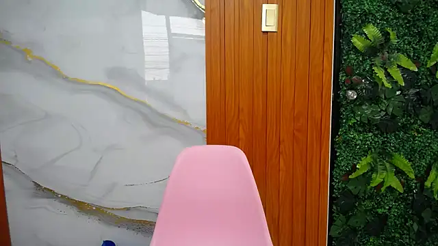 Manuela lara  online show from March 2026 02:13:01 PM