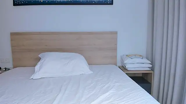 Bubblegumdream13 online show from January 2026 03:33:01 AM