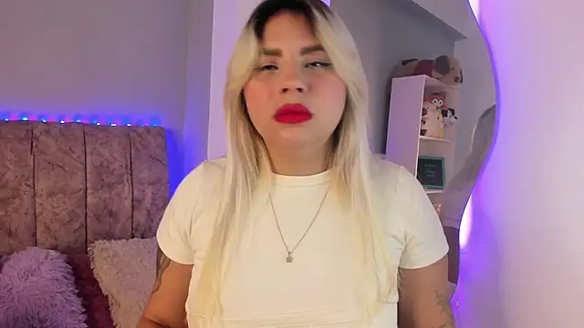 Snapshot of naomi_sanz chatting on May 2026 05:36:02 AM naomi sanz online show from May 2026 05:36:02 AM