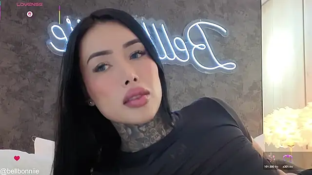 belllbonniie online show from May 2026 11:32:01 PM