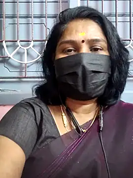 Snapshot of Tamil_Azhaghi25 chatting on July 2026 03:45:02 PM Tamil Azhaghi25 online show from July 2026 03:45:02 PM
