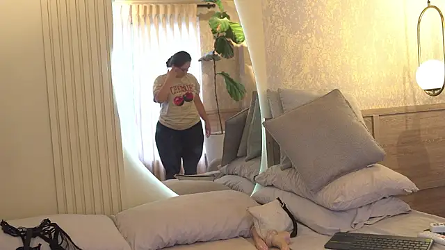 Tayler Kim online show from January 2026 06:34:01 PM