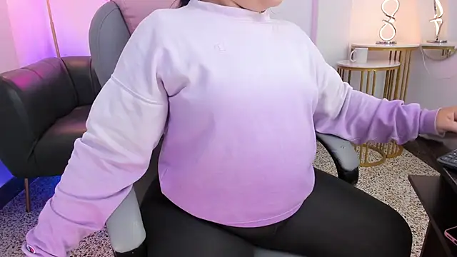 Miss Francheska online show from November 2025 11:42:01 AM