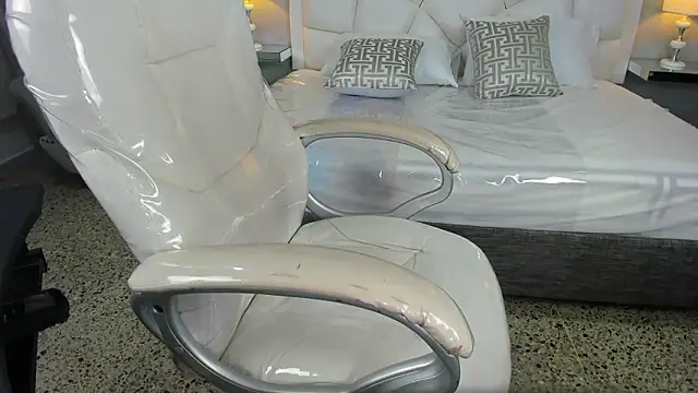 Miss Francheska online show from February 2026 11:53:02 AM