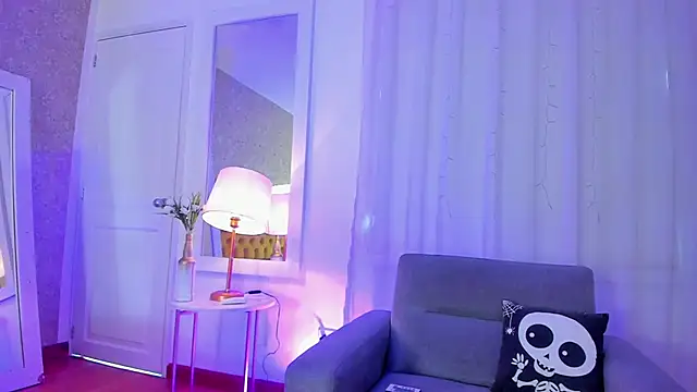 AnniieCooper online show from November 2025 01:44:02 PM