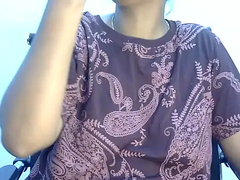 Hott Noor online show from October 2025 05:20:02 PM