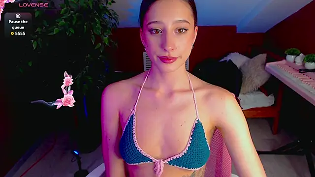 RioEstrella online show from October 2025 02:27:01 PM
