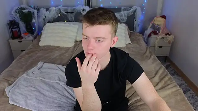 happy de1mos online show from November 2025 09:28:01 PM