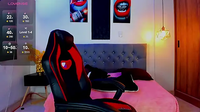 Nicolas James Sc online show from November 2025 12:52:01 PM