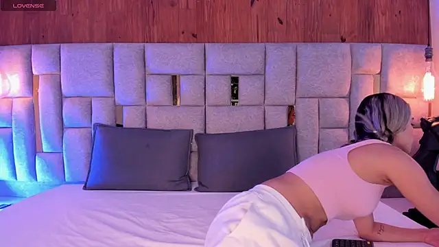 miia reeves  online show from April 2026 11:16:02 AM