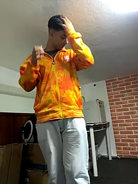 Snapshot of condenovin chatting on September 2025 02:32:01 PM condenovin online show from September 2025 02:32:01 PM