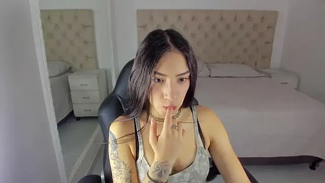 AlliceCopper online show from October 2025 02:50:01 PM