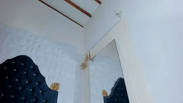  mia milf  online show from April 2026 06:10:01 PM