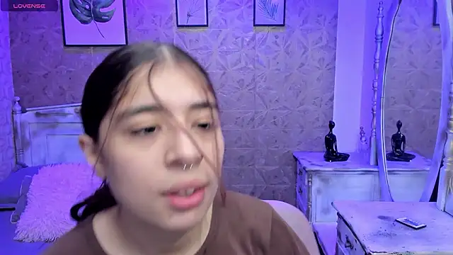 Gaby louse online show from March 2026 07:19:01 PM