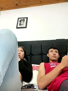 Snapshot of coupledesire18 chatting on October 2025 12:14:01 AM coupledesire18 online show from October 2025 12:14:01 AM