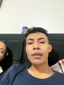 Snapshot of coupledesire18 chatting on November 2025 04:22:02 AM coupledesire18 online show from November 2025 04:22:02 AM