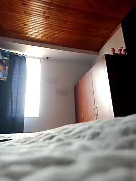 Snapshot of coupledesire18 chatting on November 2025 06:21:01 PM coupledesire18 online show from November 2025 06:21:01 PM