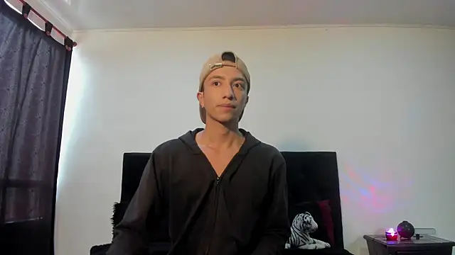 mhatias  online show from November 2025 03:51:01 PM