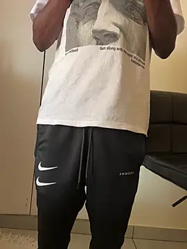 Snapshot of MeneerIan chatting on September 2025 10:37:01 AM MeneerIan online show from September 2025 10:37:01 AM