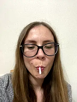 Snapshot of SophieDesire chatting on September 2025 07:48:01 PM SophieDesire online show from September 2025 07:48:01 PM