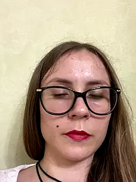 Snapshot of SophieDesire chatting on September 2025 08:49:02 AM SophieDesire online show from September 2025 08:49:02 AM