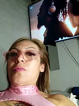 Snapshot of Gatithaaa chatting on October 2025 03:13:01 PM Gatithaaa online show from October 2025 03:13:01 PM