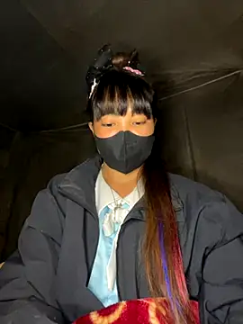 Snapshot of delwyn- chatting on November 2025 03:47:01 PM delwyn- online show from November 2025 03:47:01 PM