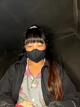 Snapshot of delwyn- chatting on November 2025 05:04:02 PM delwyn- online show from November 2025 05:04:02 PM