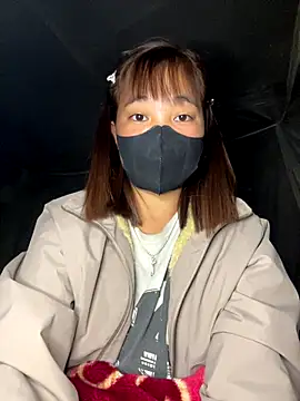 Snapshot of delwyn- chatting on December 2025 03:51:01 PM delwyn- online show from December 2025 03:51:01 PM