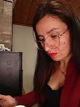 Snapshot of ERIKA__29 chatting on October 2025 12:05:01 PM ERIKA 29 online show from October 2025 12:05:01 PM
