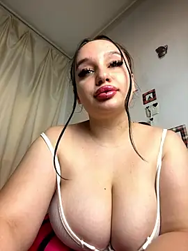 Snapshot of curvybombb chatting on September 2025 12:42:01 PM curvybombb online show from September 2025 12:42:01 PM
