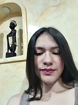 CHARLOTTE  05 online show from October 2025 01:07:01 PM