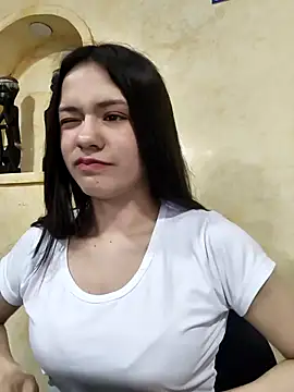 CHARLOTTE  05 online show from October 2025 01:31:01 PM