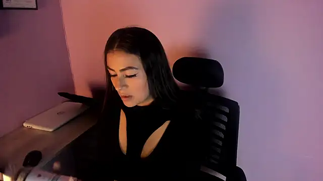 Zairaa Fox online show from November 2025 07:16:02 PM