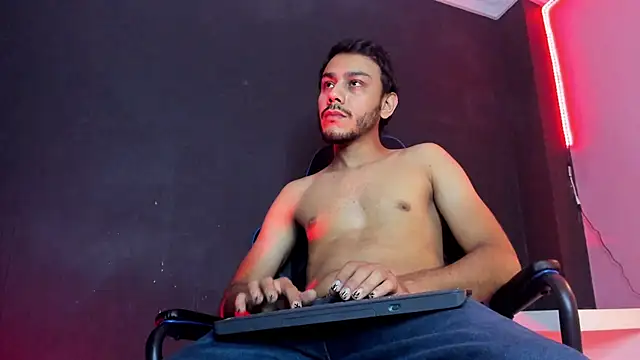 Boss Domiinator online show from March 2026 12:32:02 PM