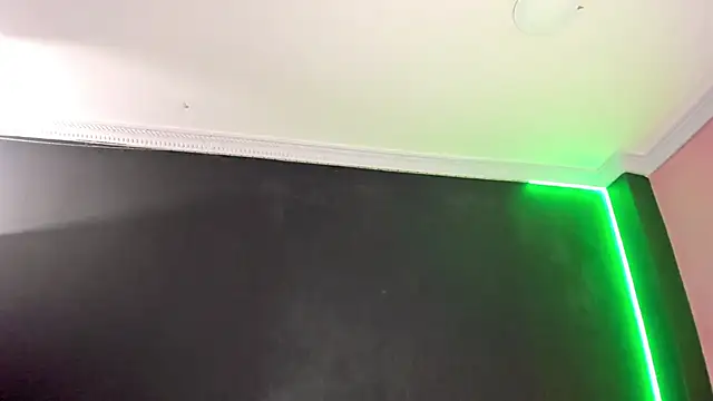 Boss Domiinator online show from April 2026 11:47:01 AM