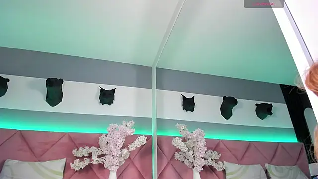 Val Oconner online show from November 2025 03:07:01 AM