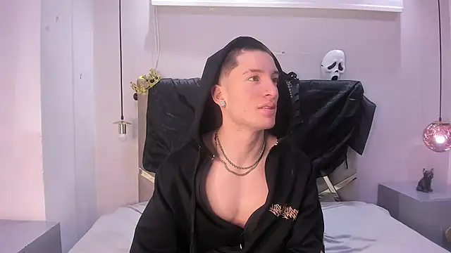 HunterHeat  online show from October 2025 12:50:02 PM