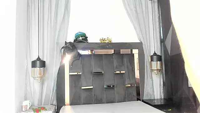 HunterHeat  online show from March 2026 12:33:01 PM